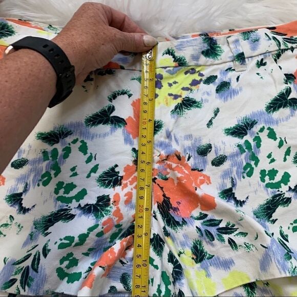 GAP Vibrant White Floral Print Cotton Shorts 4 - Picture 9 of 9
